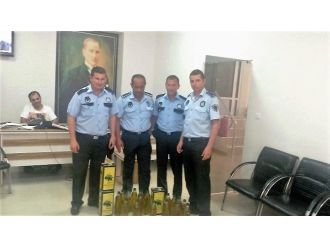 Ayvalık Belediyesi Zabıtasından Markasız Zeytinyağı Operasyonu