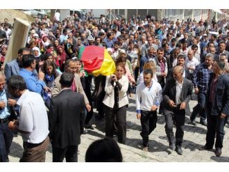 Terörist Cenazesi Taşıyan Vekile Soruşturma