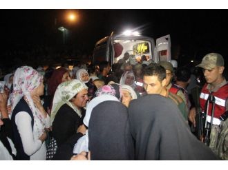 Diyarbakırlı Şehit Polis Kürtçe Ağıtlarla Toprağa Verildi