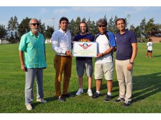 Foça Ve Soma Dostluk Maçını Dostluk Kazandı