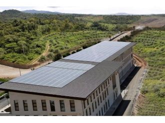 Güneş Panelleri İle Enerji Üreten İlk Üniversite