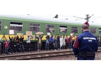 Macaristan’da Sığınmacılar Kamplara Gitmemek İçin Direniyor