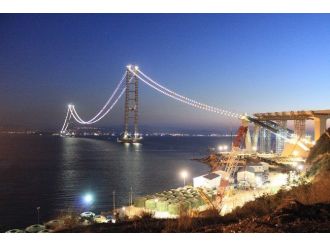 Körfez Geçiş Köprüsü Işıklandırıldı