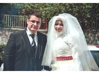 Şehit Polisin Ailesinin Sokağı Türk Bayrakları İle Donatıldı
