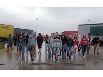 Binlercesi Yollara Döküldü