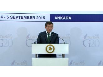 Davutoğlu: Göçmenlere Karşı Takınılan Tavrı Görüyoruz