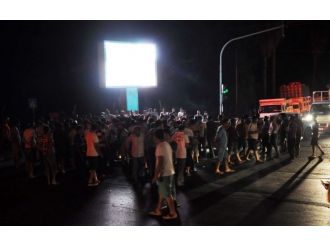Türkiye Teröre Lanet İçin Sokaklara Döküldü