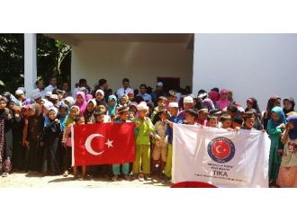 Tika, Kamboçyalı Çocuklar İçin Okul İnşa Etti
