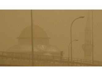 Hatay’ı Toz Bulutu Kapladı