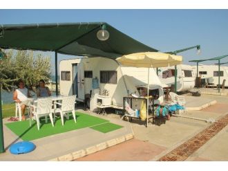 Karavan Parka Gelen Gitmek İstemiyor
