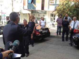 Hdp Genel Merkezi Önünde Gerginlik