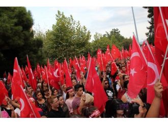 Tekirdağ’da Binlerce Vatandaş Şehitler İçin Yürüdü