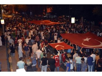 Şehit Askerler İçin Binlerce Bursalı Sokaklara Döküldü