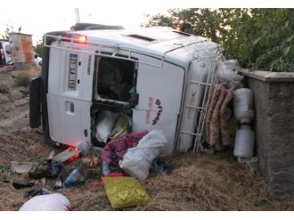 Mevsimlik İşçilerin Minibüsü Devrildi: 20 Yaralı