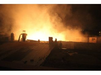 Kereste İmalathanesinde Yangın: 14 İtfaiye Aracı Müdahale Etti