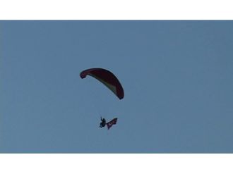 Şehitler İçin Türk Bayrağı Dalgalandırdılar