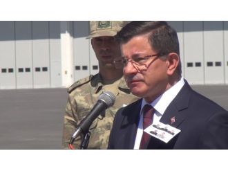 Başbakan Davutoğlu Gözyaşlarını Tutamadı