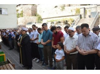 Niksar’da Şehitler İçin Gıyabi Cenaze Namazı Kılındı