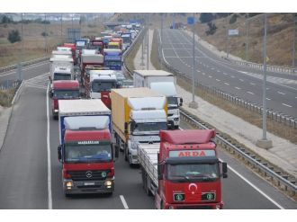 Kamyonculardan Teröre Konvoylu Tepki