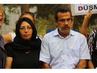 Özgecan’ın Mezarına Melek Heykeli