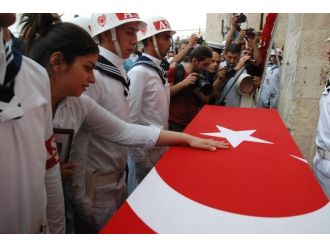 Tarsuslu Şehit Alkışlarla Son Yolculuğuna Uğurlandı