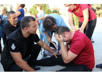 Şehitlerin Acısına Dayanamayıp Bayıldı