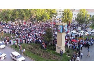 Elazığ’da Teröre Tepki Yürüyüşünde Gerginlik