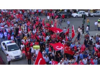 Ülkücüler Şehitliğe Yürüdü