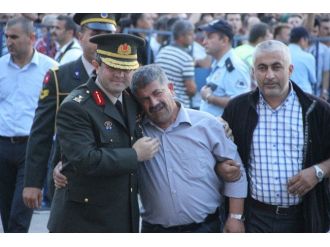 Düzce’de Onbinler Şehidini Uğurladı