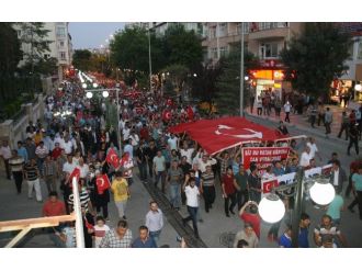 Yozgat’ta Şehide Saygı Yürüyüşüne 10 Bin Kişi Katıldı
