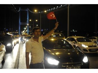 Taksicilerden Şehitlere Destek Konvoyu