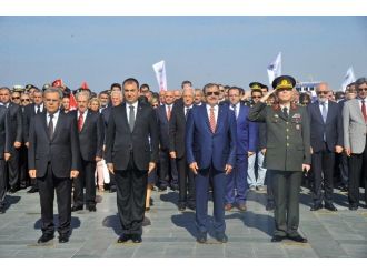 İzmir Kurtuluşunu Buruk Kutladı