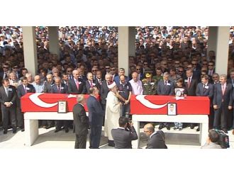 Şehitleri Devletin Zirvesi Uğurladı