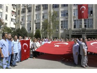 Uludağ Üniversitesi Çalışanlarından Şehitlere Fatiha