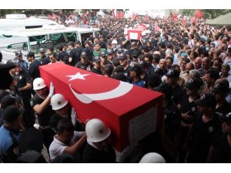Adanalı 3 Şehit Son Yolculuğuna Uğurlandı