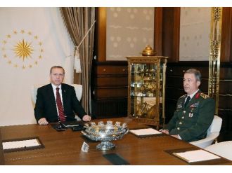 Cumhurbaşkanı Erdoğan, Genelkurmay Başkanı Akar’ı Kabul Etti