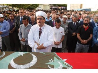 Şehit Er Son Yolculuğuna Uğurlandı