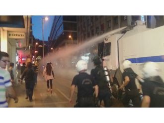 Hdp Binasına Girmek İsteyen Gruba Müdahale: 18 Gözaltı