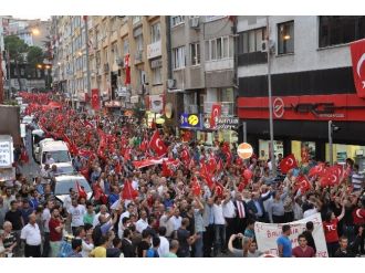 Balıkesir’de Şehide Saygı Teröre Lanet Yürüyüşü