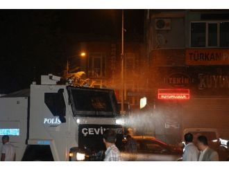 Bursa’da Gerginlik Bu Gece De Sürdü