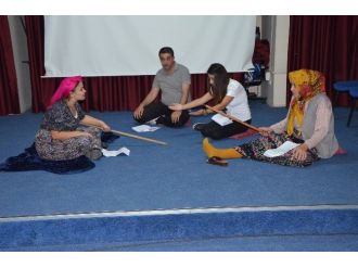 Kansere Tiyatro İle Dikkat Çekecekler