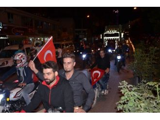 Teröre Tepki İçin 200 Araçla Konvoy Yaptılar