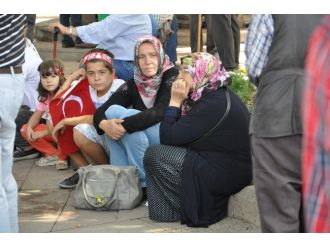 Balıkesirliler Şehitlerini Bekliyor