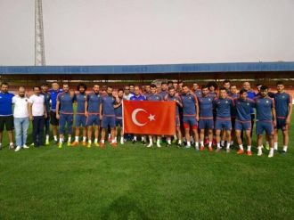 Yeni Malatyaspor Antrenman Öncesi Türk Bayrağı Açtı