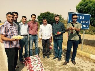 Muşlulardan Gül Ve Lokumlu Kardeşlik Mesajı