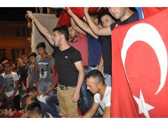 İnegöllüler Teröre Karşı Omuz Omuza