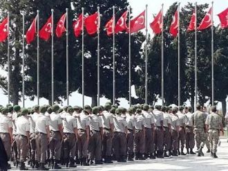 Şehitlikte Duygulandıran Tablo