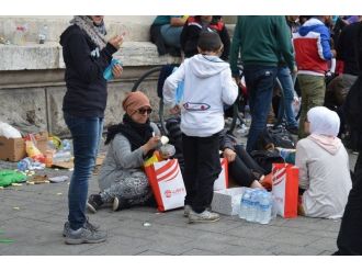 Avrupa’ya Gelen Mültecilere De Türkler Sahip Çıkıyor