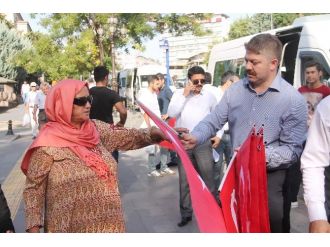 Ulus Kırmızı Beyaza Büründü