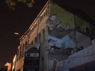 İstanbul’da 3 Katlı Binada Göçük